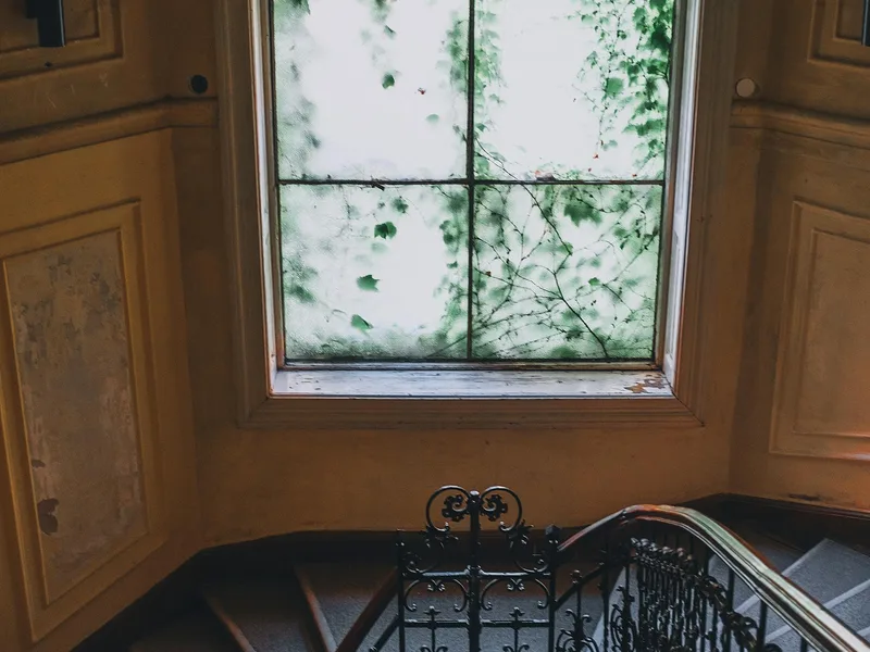 Holztreppen und Innentüren